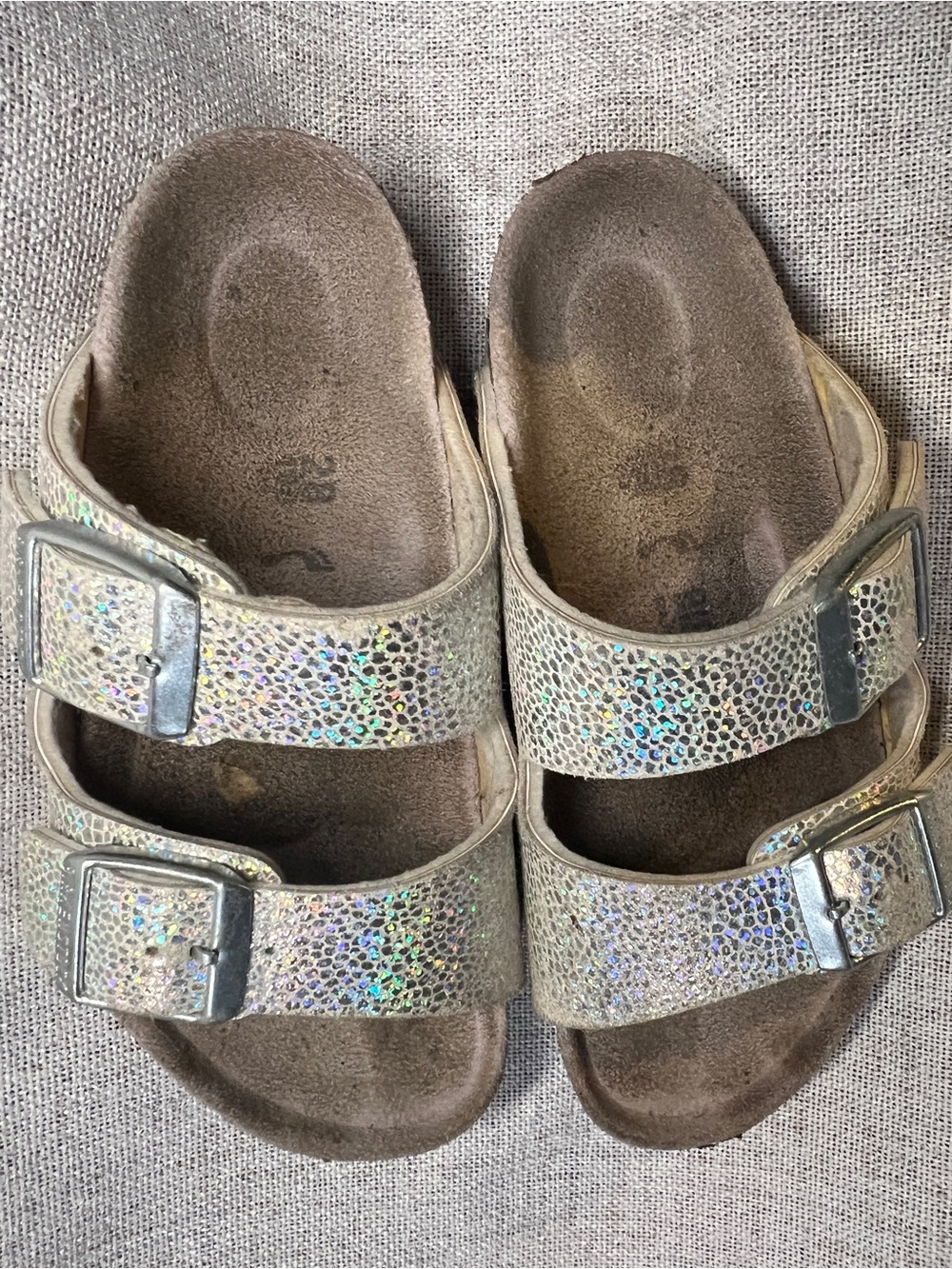 Birkenstock Holographic Glitter Sandal~Toddler SIZE: 10/28 - Picture 6 of 11